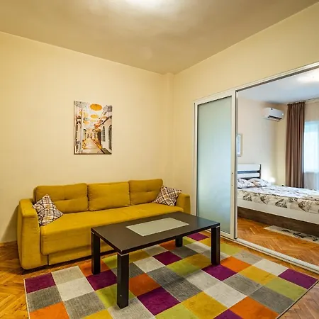 Primorski 2bdrm * Warna