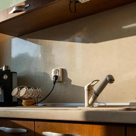 Primorski 2bdrm * Warna