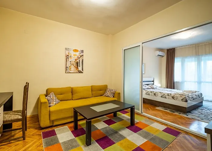 Primorski 2bdrm * Warna