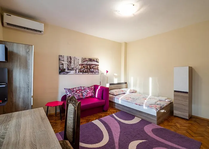 Primorski 2bdrm Warna