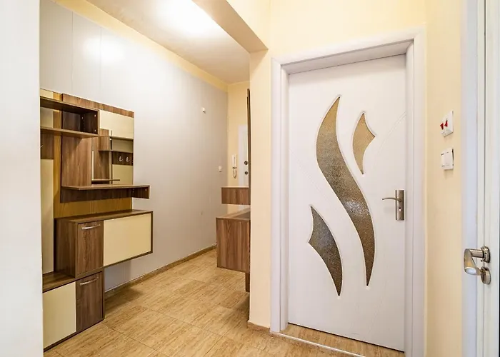 Primorski 2bdrm * Warna