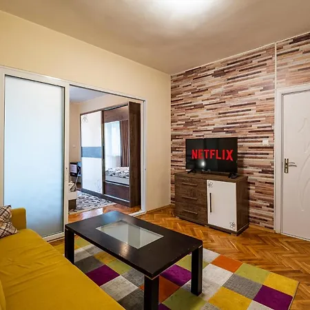 Primorski 2bdrm Daire *