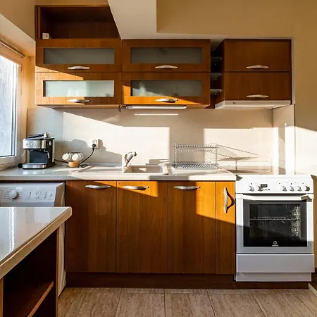 Primorski 2bdrm Apartamento *